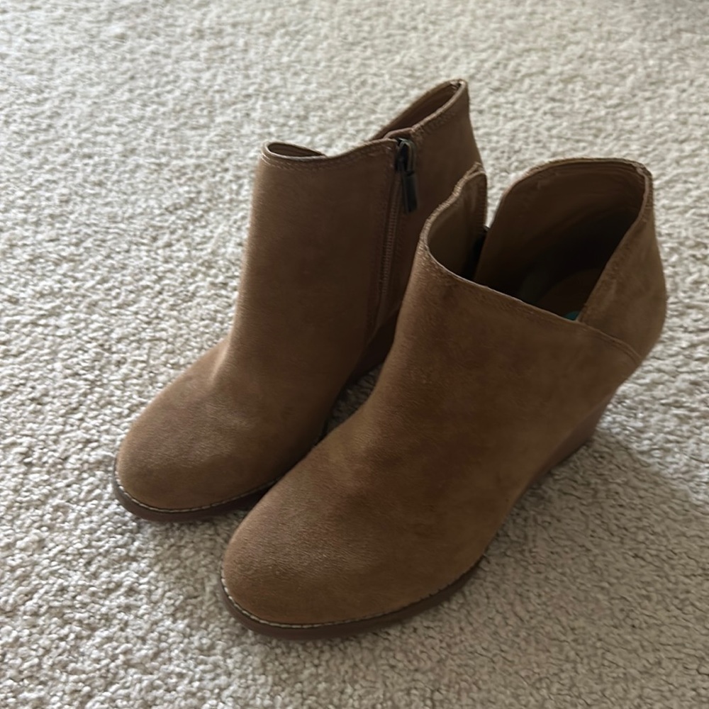 Lucky brand suede booties